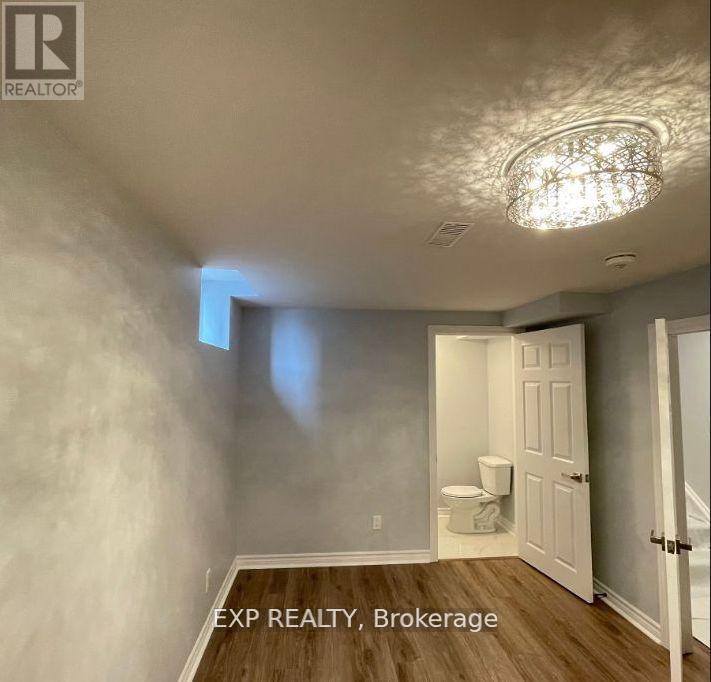 Photo 3 of Bsmt 7047 Dalewood Drive, Mississauga ON
