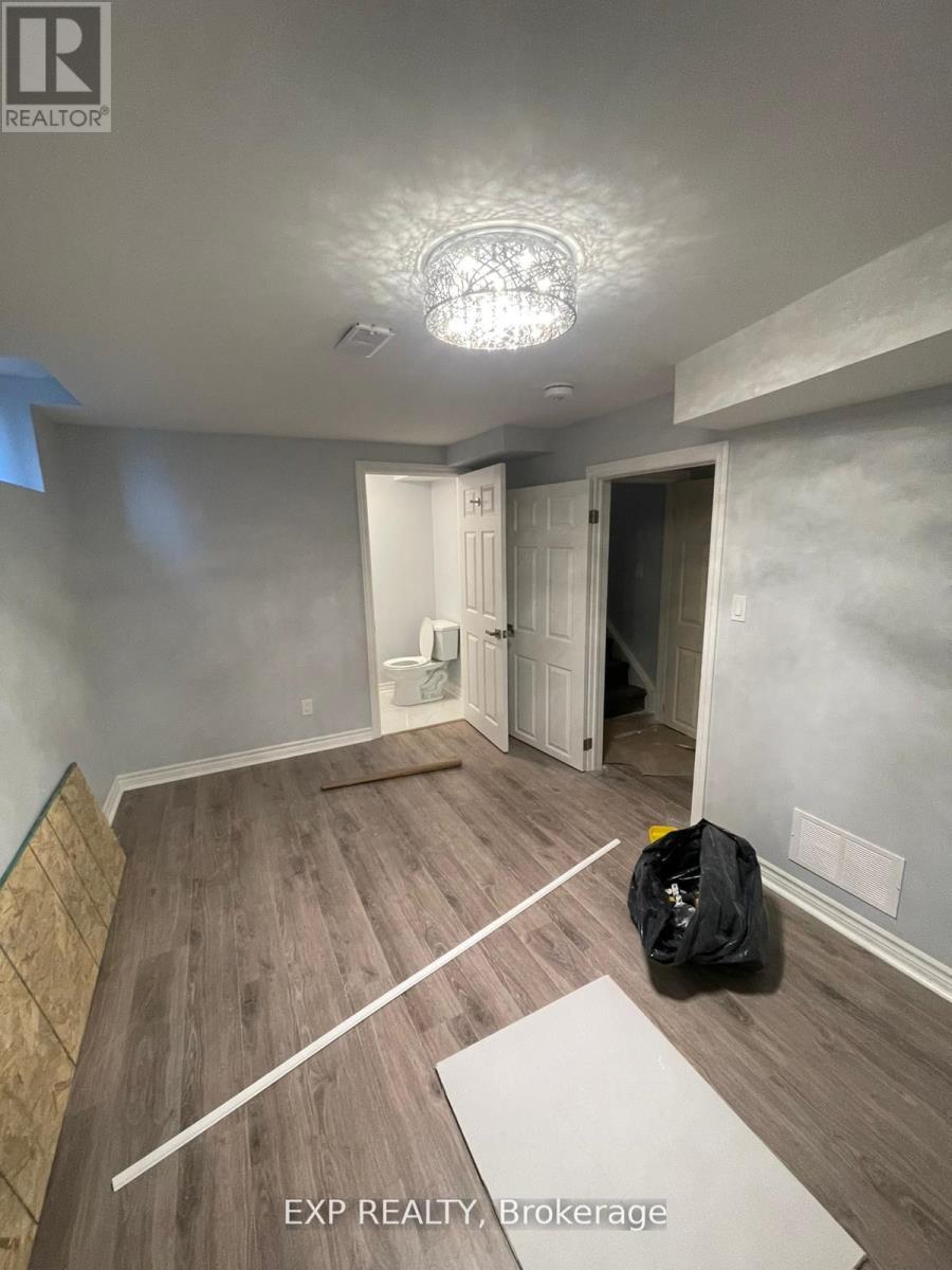 Photo 7 of Bsmt 7047 Dalewood Drive, Mississauga ON