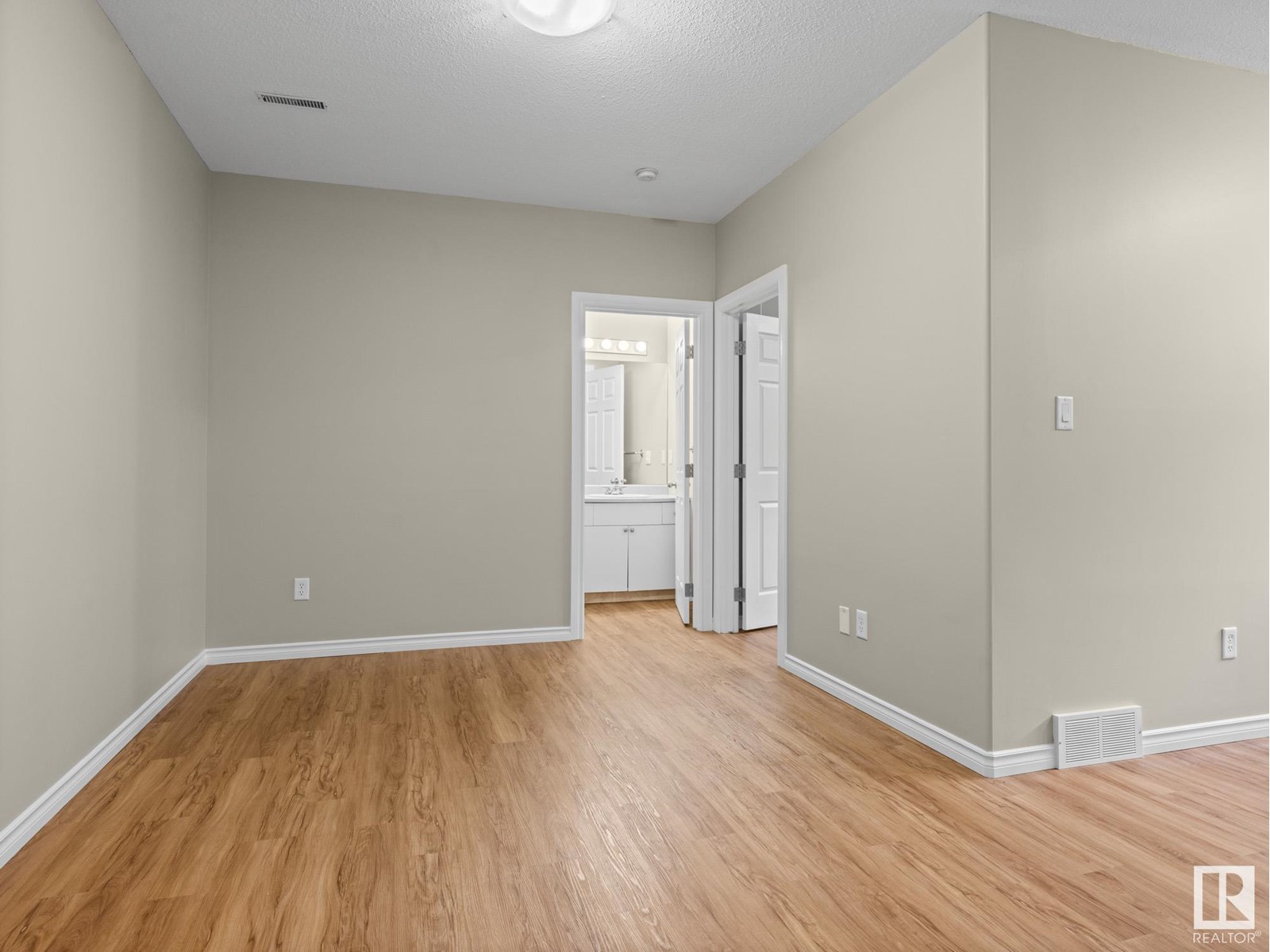 Photo 45 of 912 Summerside Link Li Sw, Edmonton AB