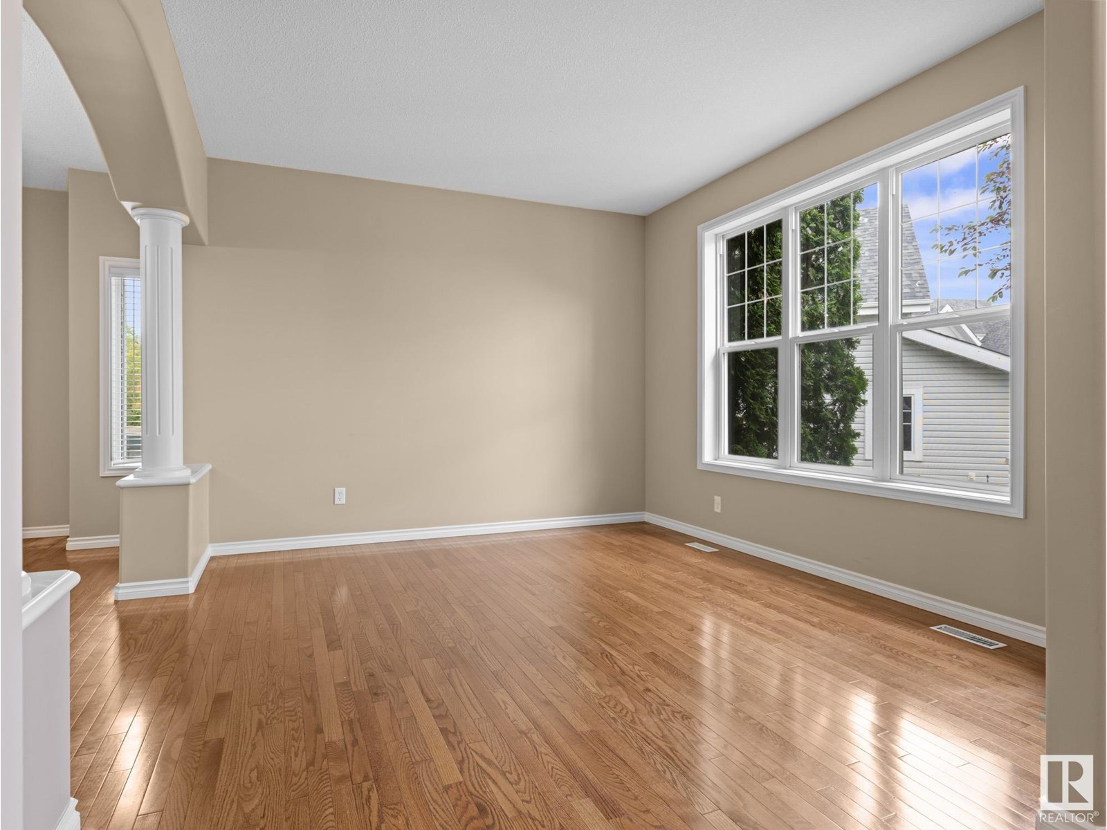 Photo 10 of 912 Summerside Link Li Sw, Edmonton AB