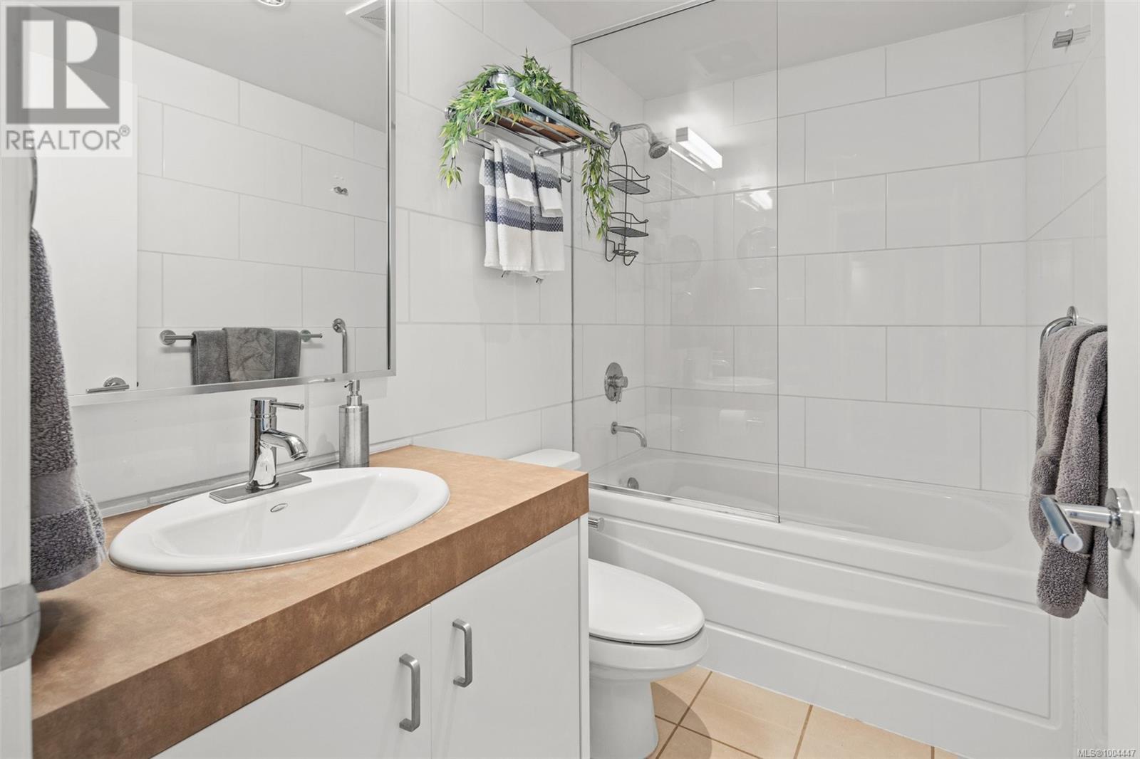 Photo 30 of 906 160 Wilson St, Victoria BC