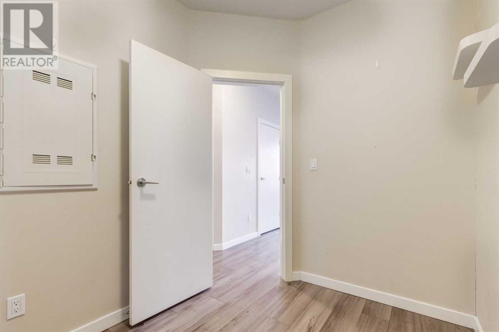 Single Family House for Sale in    Street NE Renfrew Calgary 
