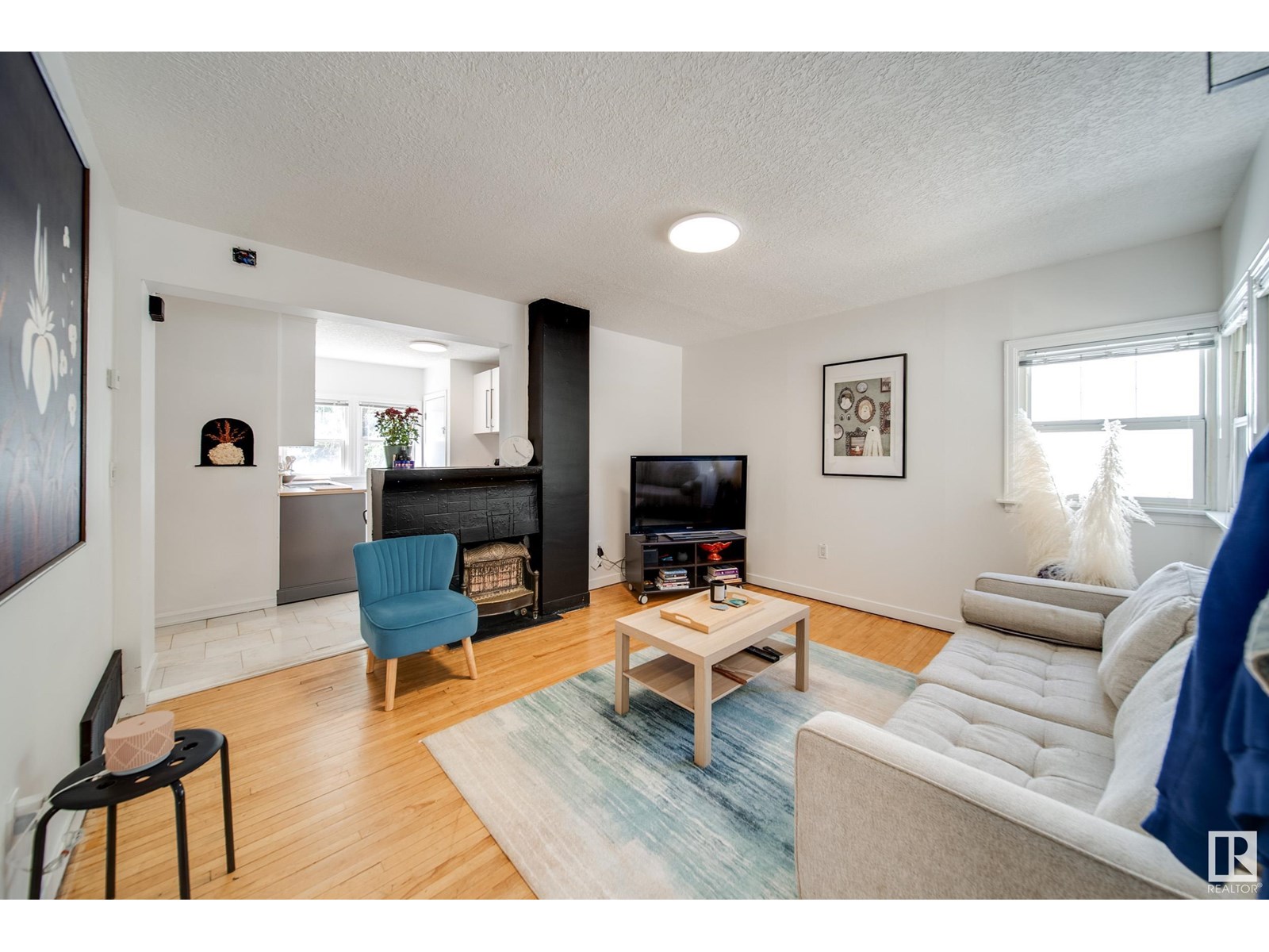 Photo 4 of 10711 76 Av Nw, Edmonton AB