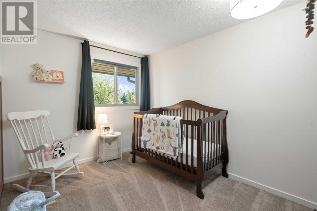 Single Family House for Sale in   Midpark Gardens SE Midnapore Calgary 