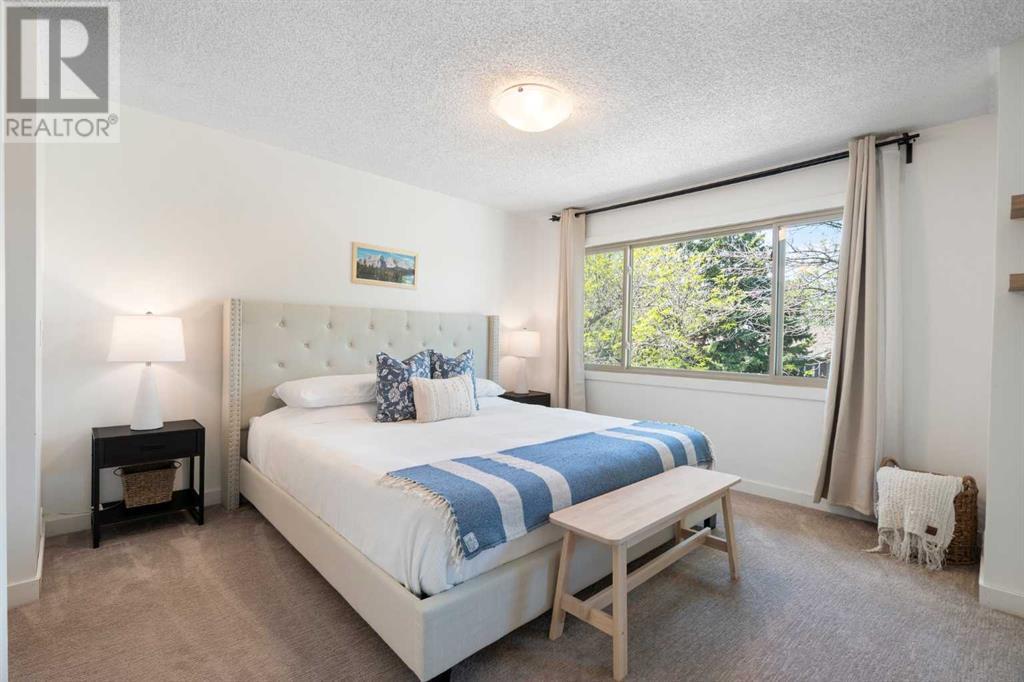Single Family House for Sale in   Midpark Gardens SE Midnapore Calgary 