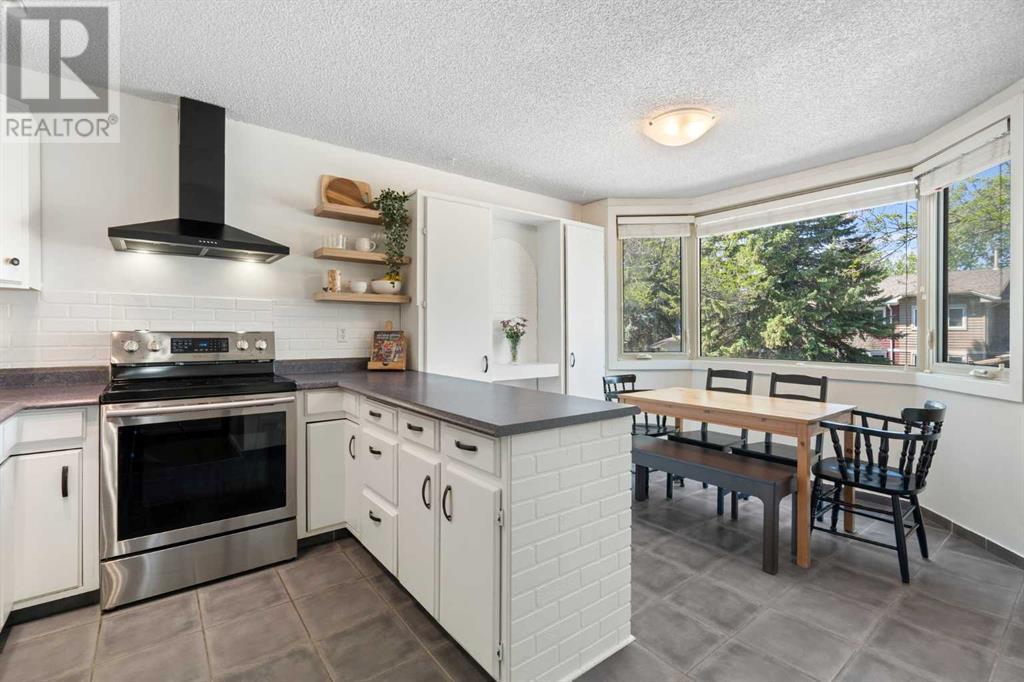 Single Family House for Sale in   Midpark Gardens SE Midnapore Calgary 