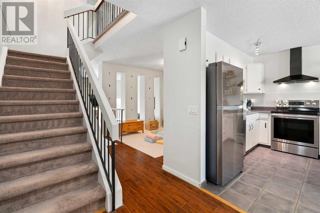 Single Family House for Sale in   Midpark Gardens SE Midnapore Calgary 