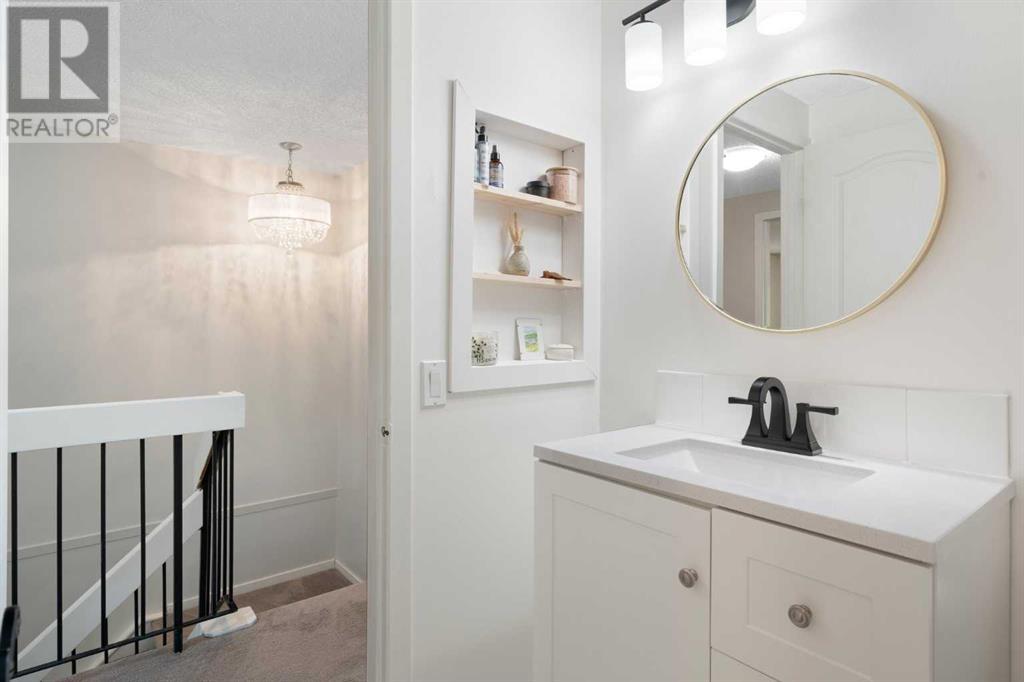 Single Family House for Sale in   Midpark Gardens SE Midnapore Calgary 