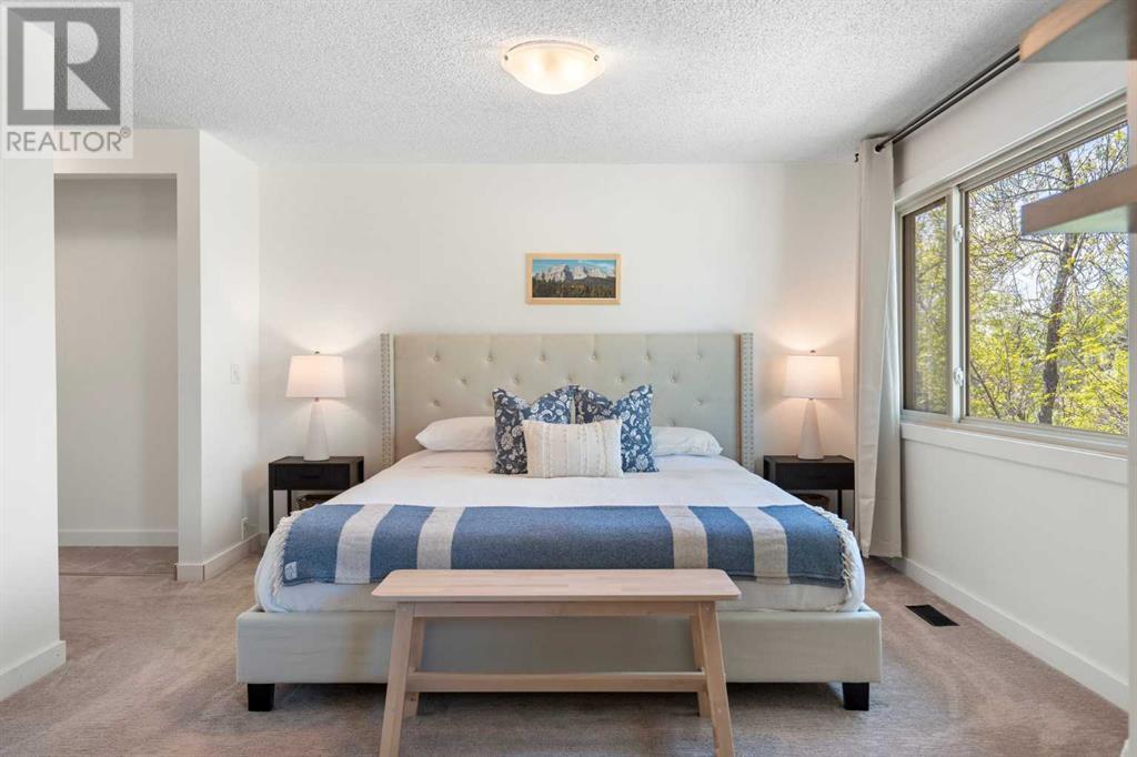 Single Family House for Sale in   Midpark Gardens SE Midnapore Calgary 