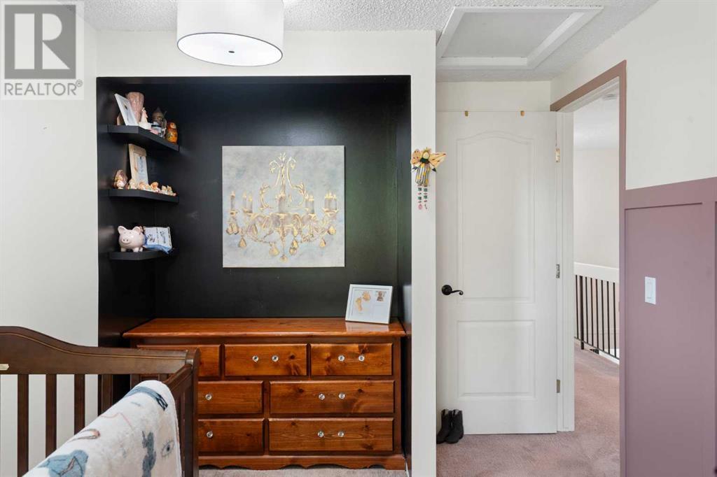 Single Family House for Sale in   Midpark Gardens SE Midnapore Calgary 