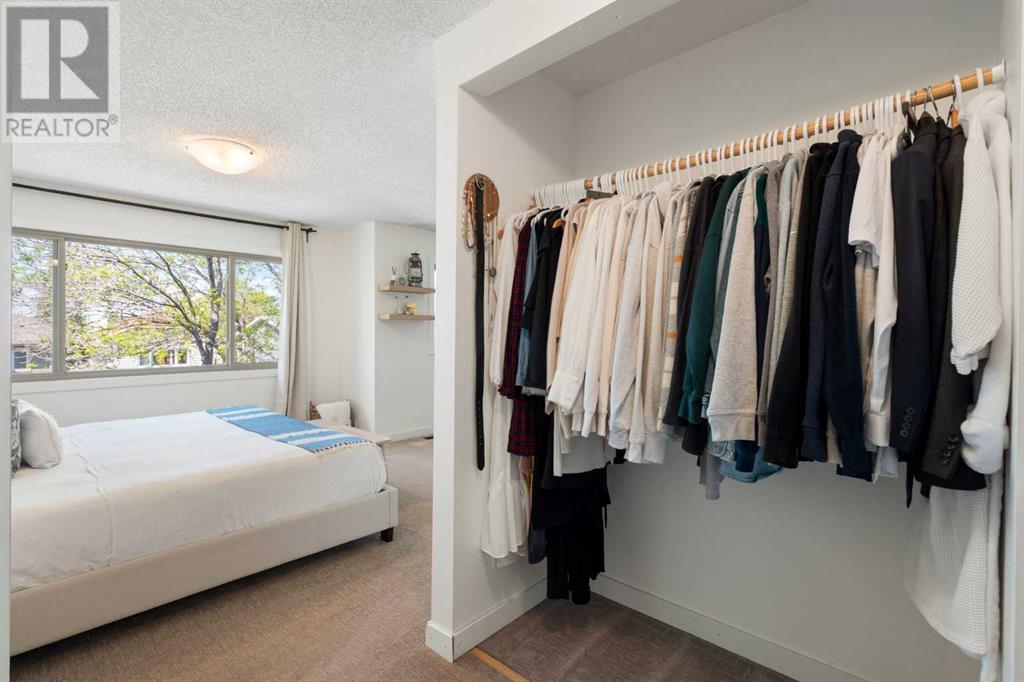 Single Family House for Sale in   Midpark Gardens SE Midnapore Calgary 