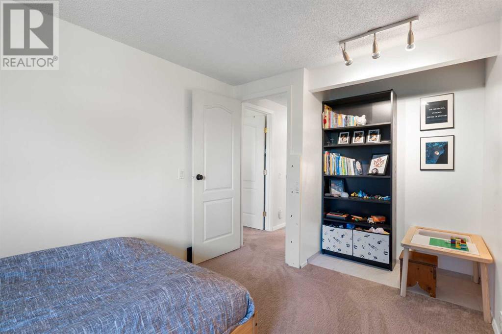 Single Family House for Sale in   Midpark Gardens SE Midnapore Calgary 
