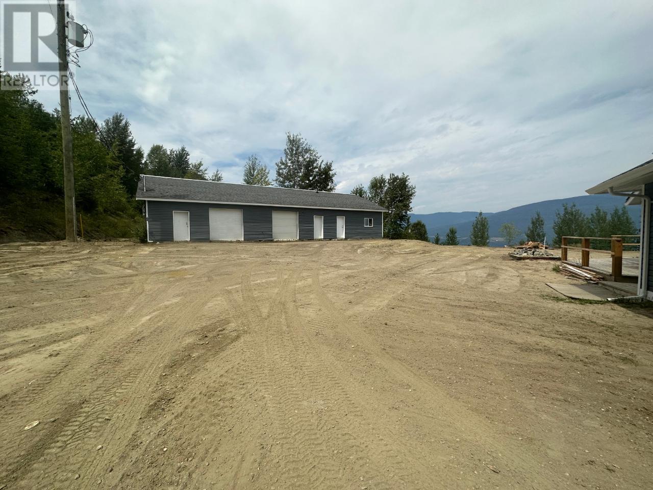 Photo 15 of 4652 Rose Crescent, Eagle Bay BC