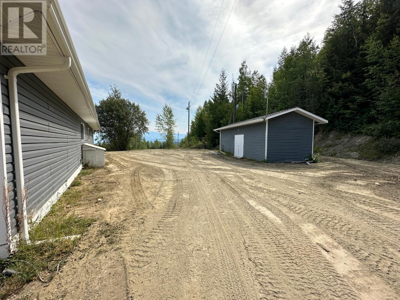 Photo 11 of 4652 Rose Crescent, Eagle Bay BC