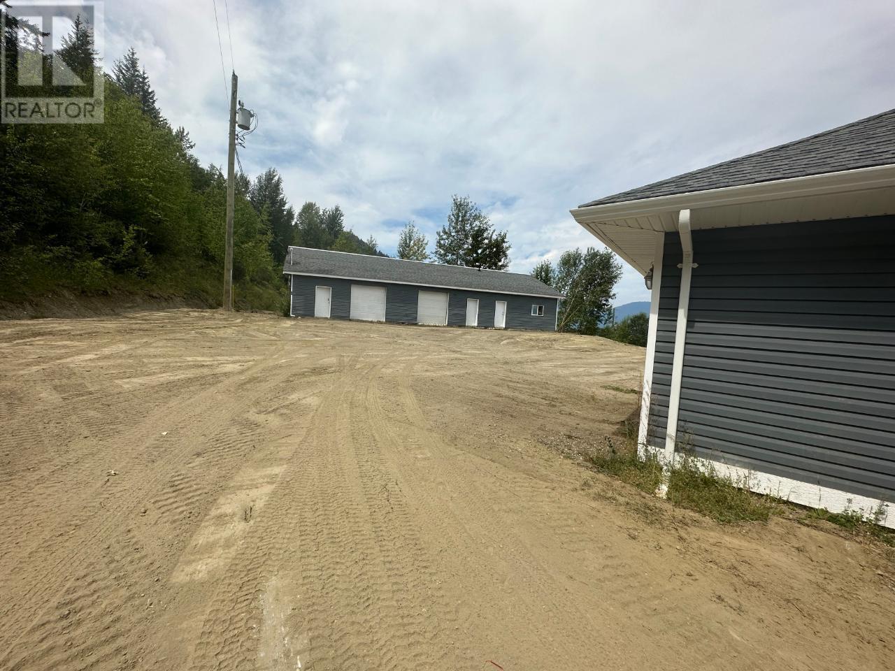 Photo 18 of 4652 Rose Crescent, Eagle Bay BC