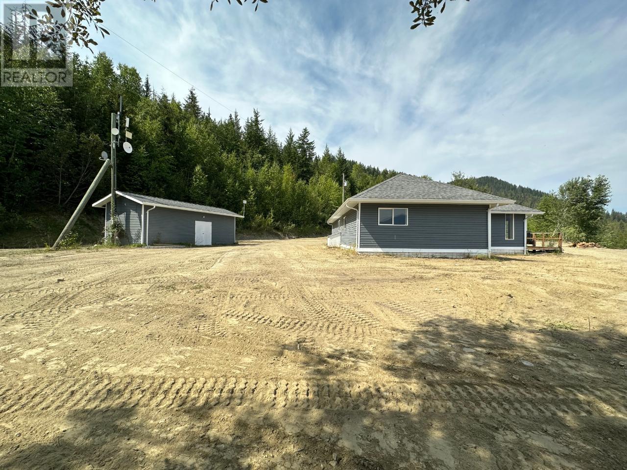 Photo 9 of 4652 Rose Crescent, Eagle Bay BC