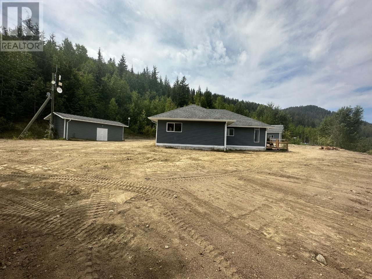 Photo 7 of 4652 Rose Crescent, Eagle Bay BC