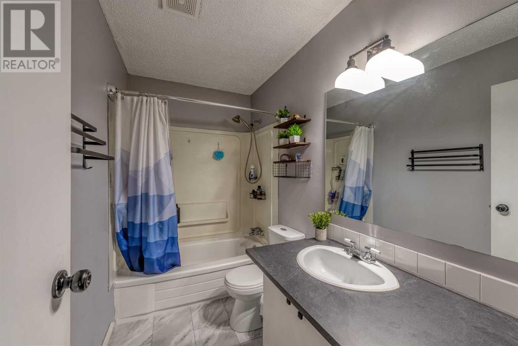 Single Family House for Sale in    Street SW Glenbrook Calgary 