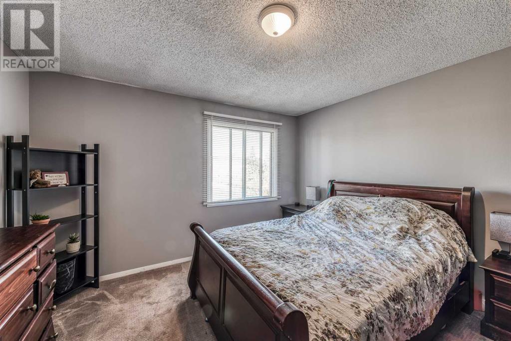 Single Family House for Sale in    Street SW Glenbrook Calgary 