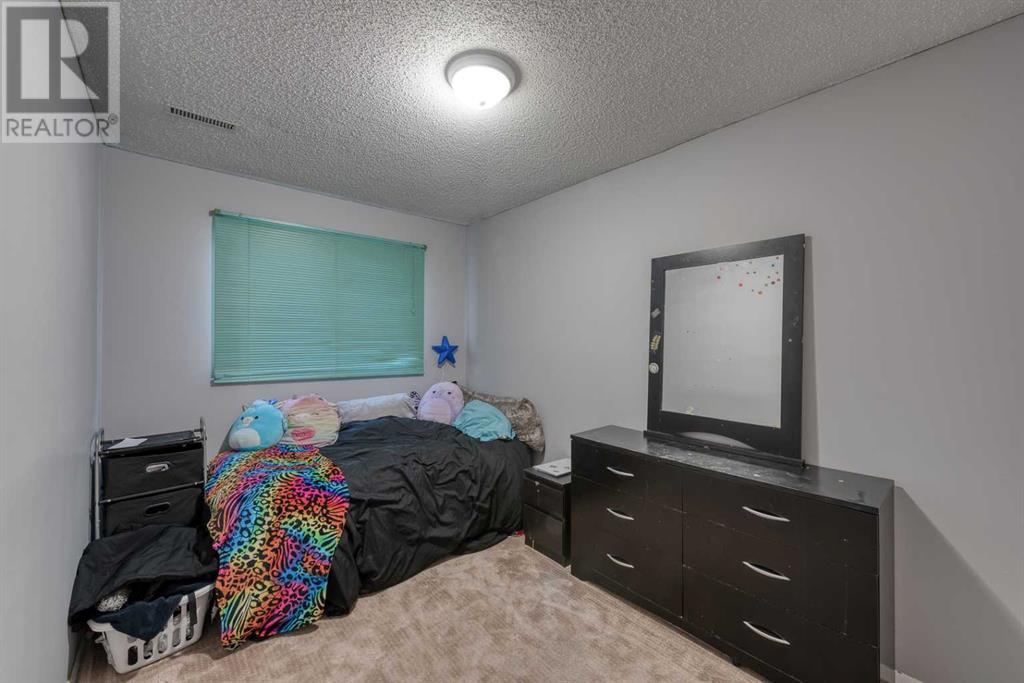 Single Family House for Sale in    Street SW Glenbrook Calgary 