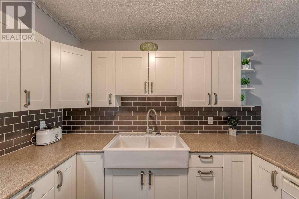 Single Family House for Sale in    Street SW Glenbrook Calgary 