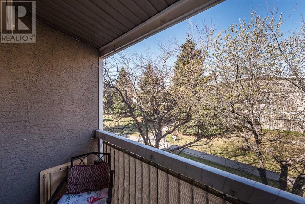 Single Family House for Sale in    Street SW Glenbrook Calgary 
