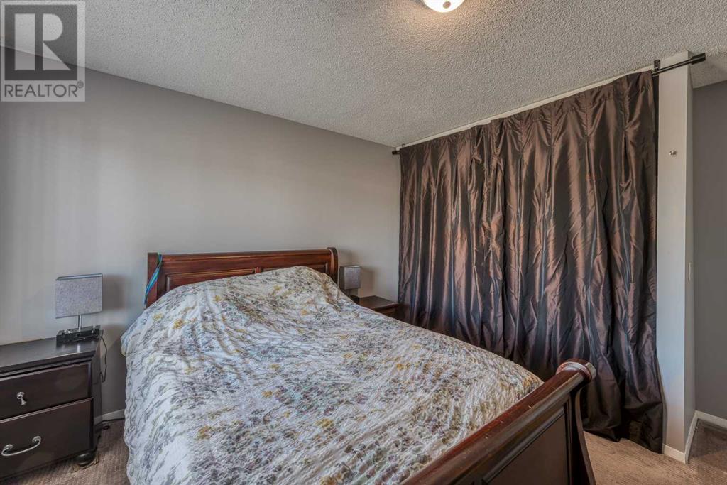 Single Family House for Sale in    Street SW Glenbrook Calgary 