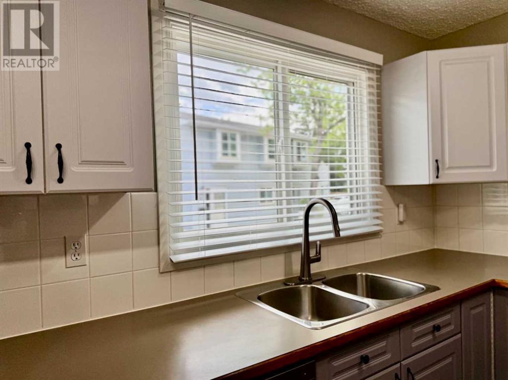 Single Family House for Sale in    Avenue SW Glamorgan Calgary 