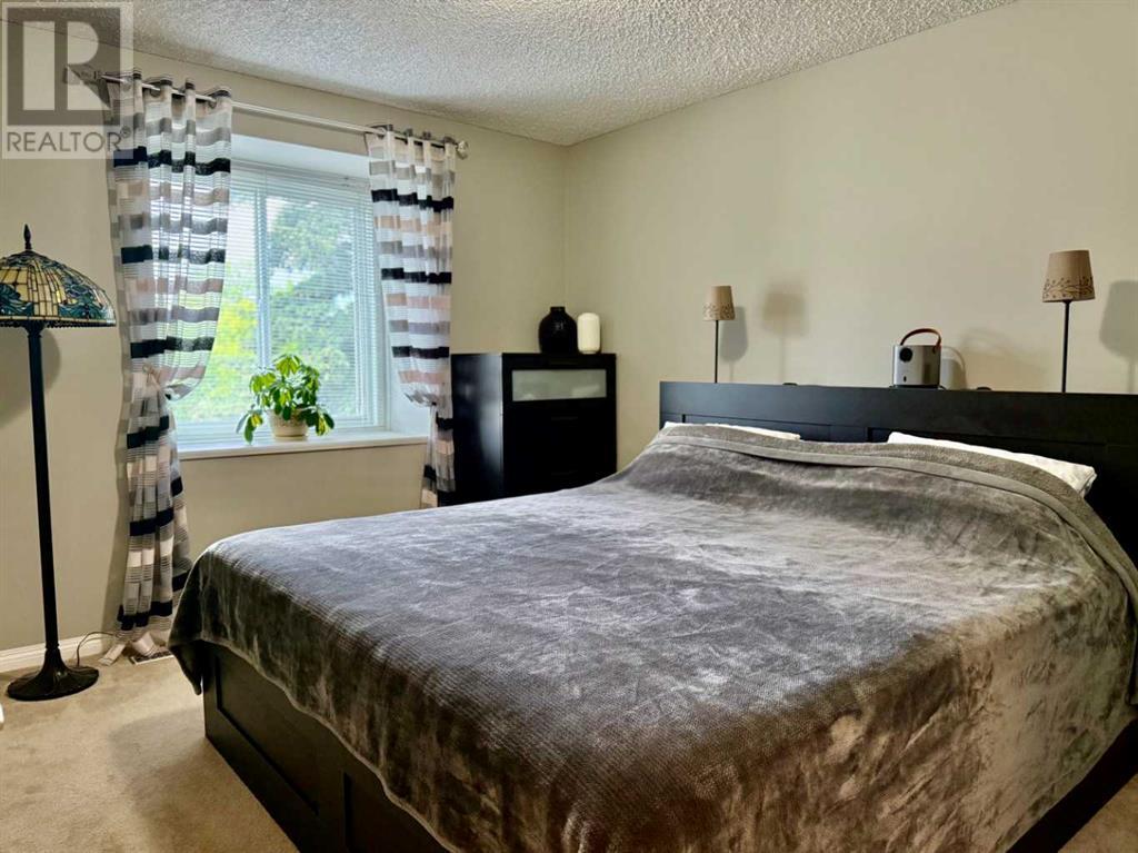Single Family House for Sale in    Avenue SW Glamorgan Calgary 