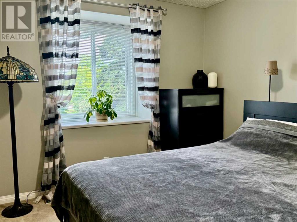 Single Family House for Sale in    Avenue SW Glamorgan Calgary 