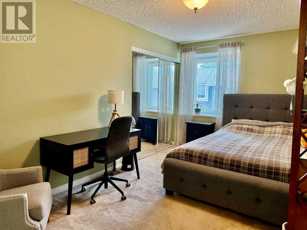 Single Family House for Sale in    Avenue SW Glamorgan Calgary 