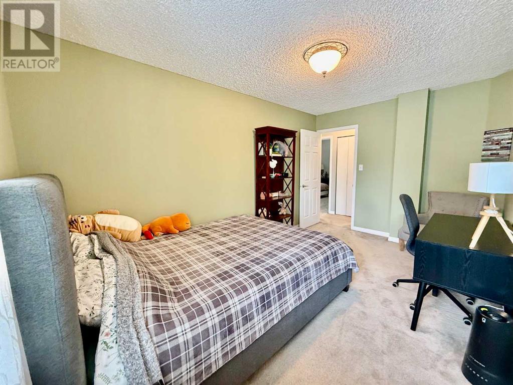 Single Family House for Sale in    Avenue SW Glamorgan Calgary 