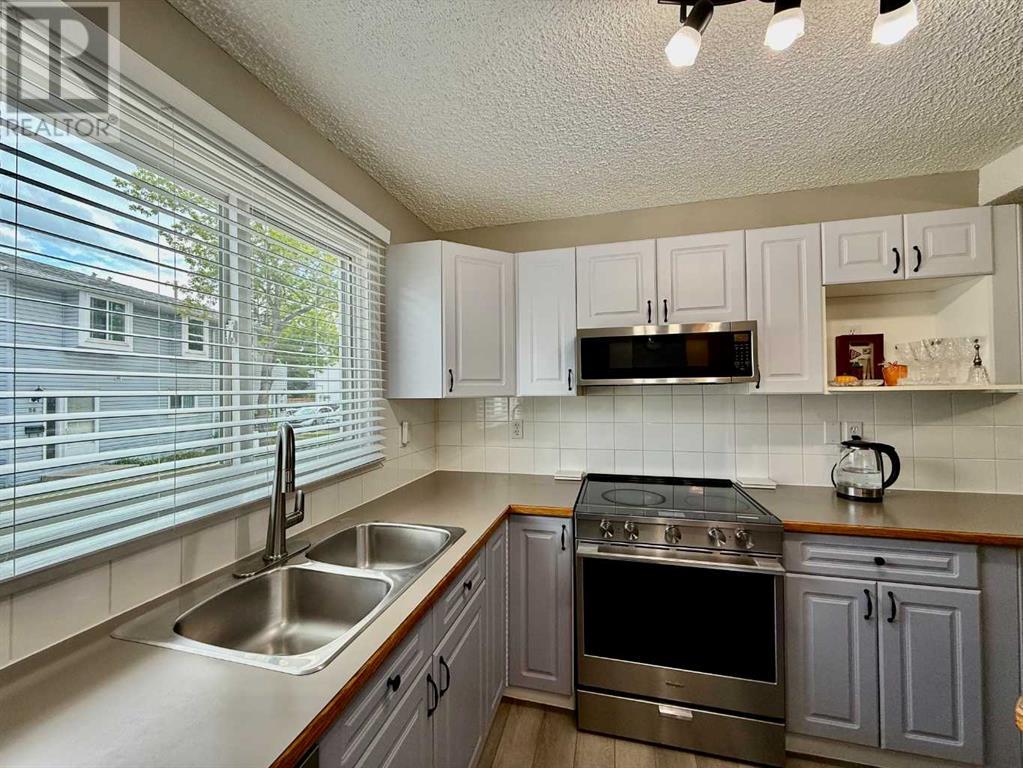 Single Family House for Sale in    Avenue SW Glamorgan Calgary 