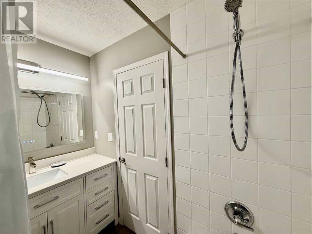 Single Family House for Sale in    Avenue SW Glamorgan Calgary 