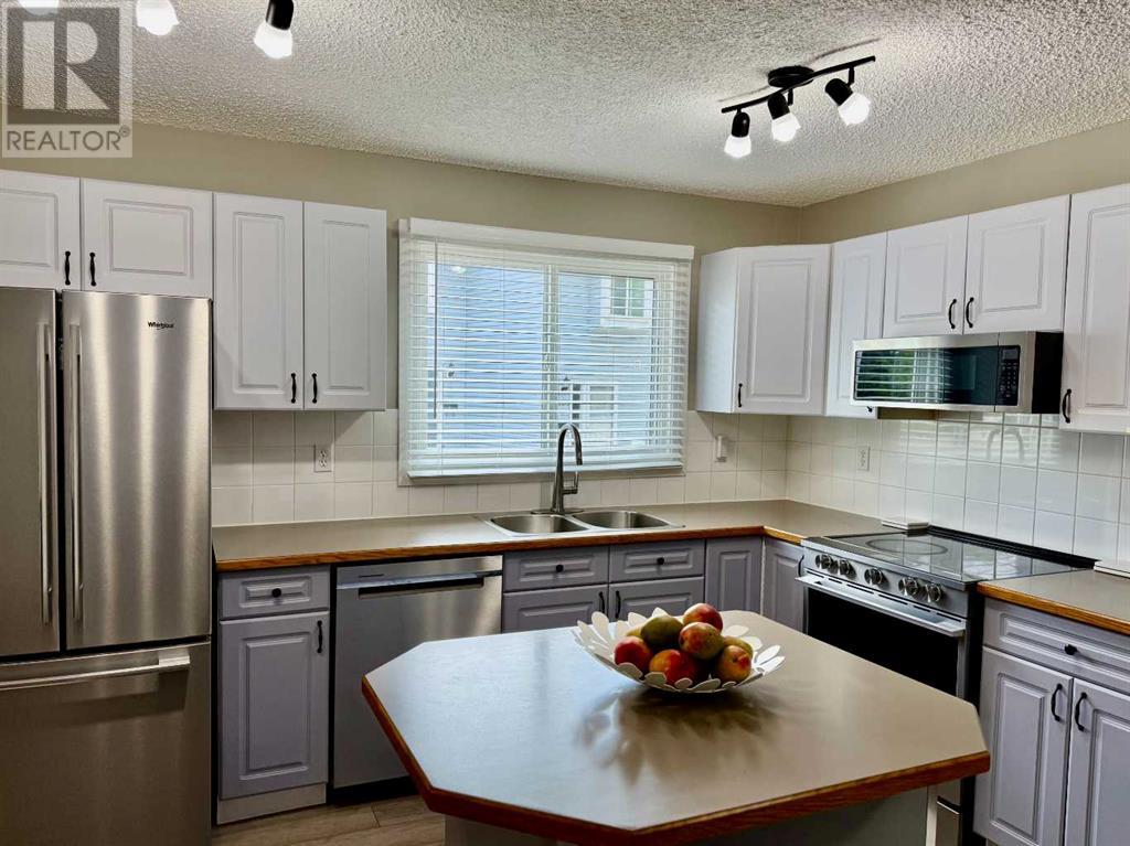 Single Family House for Sale in    Avenue SW Glamorgan Calgary 