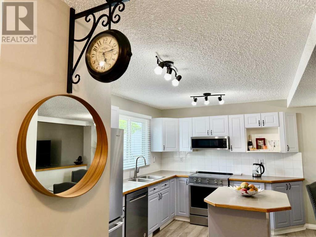 Single Family House for Sale in    Avenue SW Glamorgan Calgary 