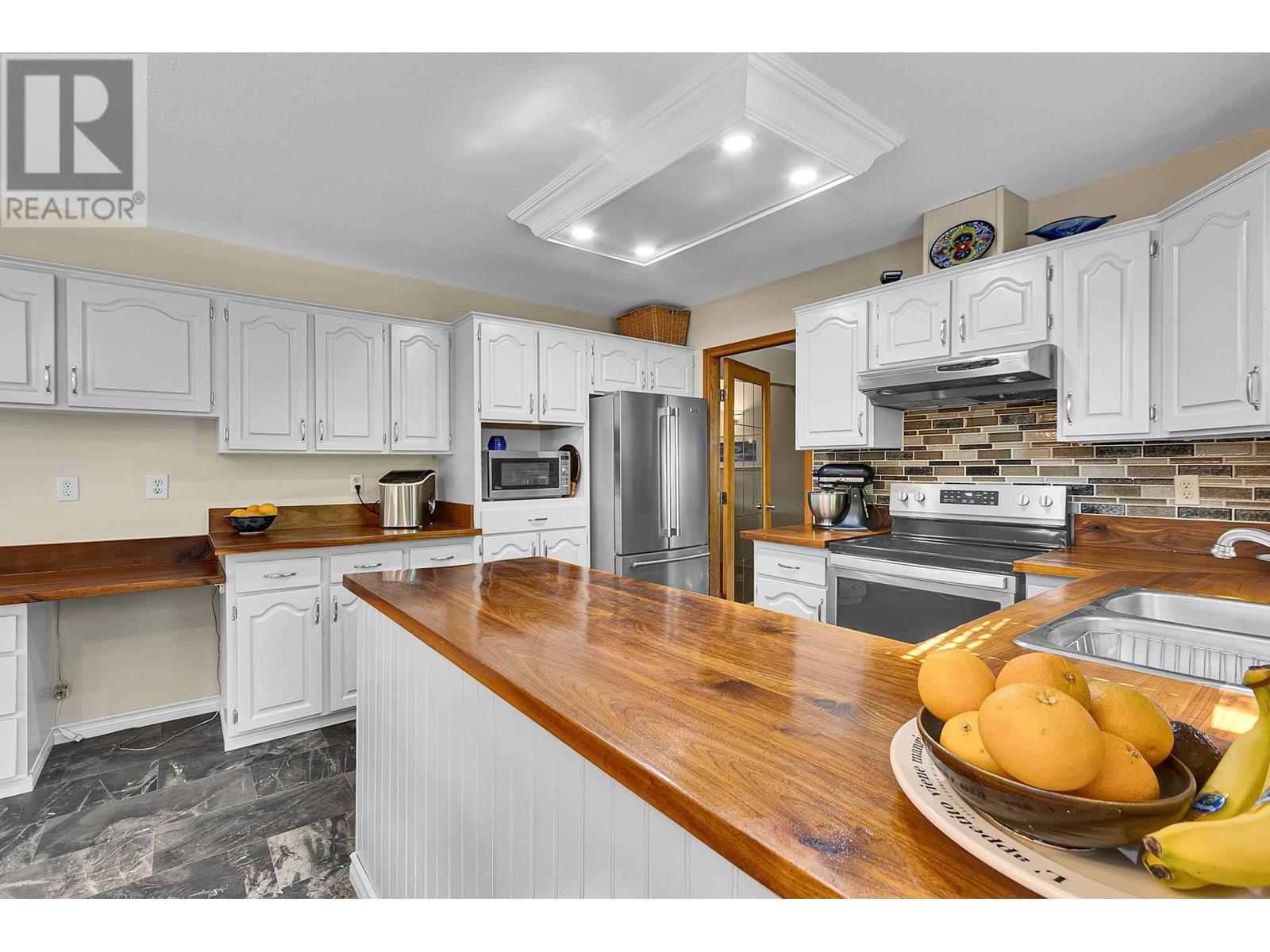 Photo 9 of 3825 Grace Crescent, Prince George BC