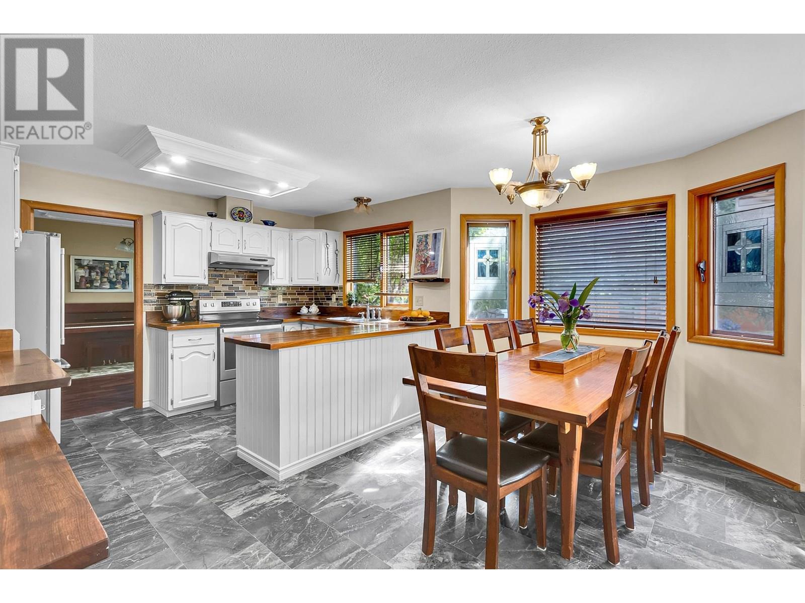 Photo 6 of 3825 Grace Crescent, Prince George BC