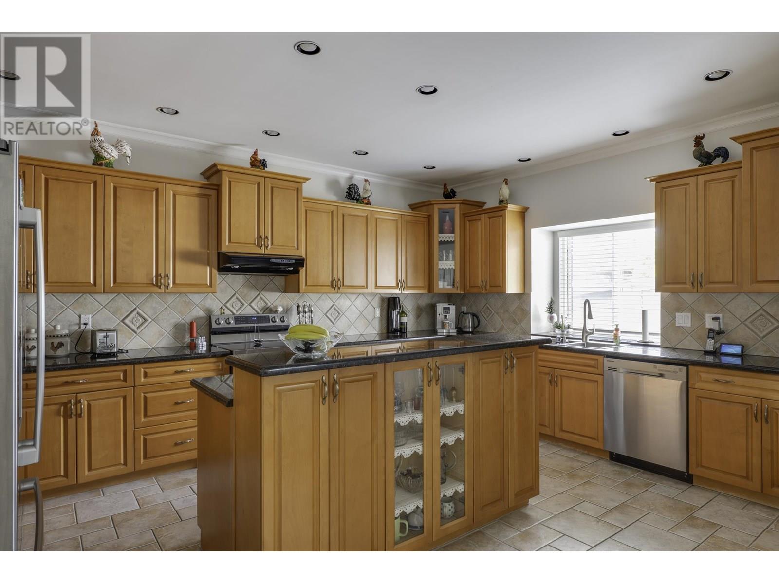 Photo 8 of 4265 Grant Street, Burnaby BC