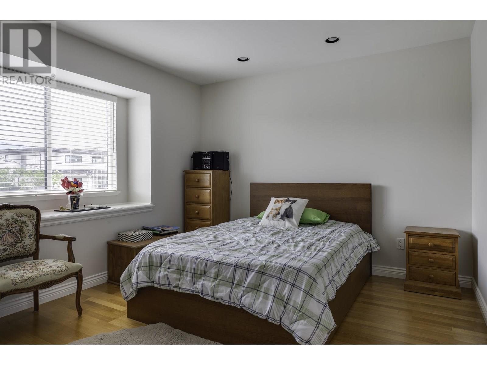 Photo 33 of 4265 Grant Street, Burnaby BC
