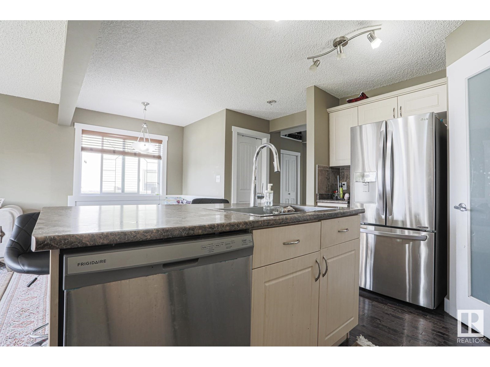Photo 15 of 1125 37 B Av Nw Nw, Edmonton AB