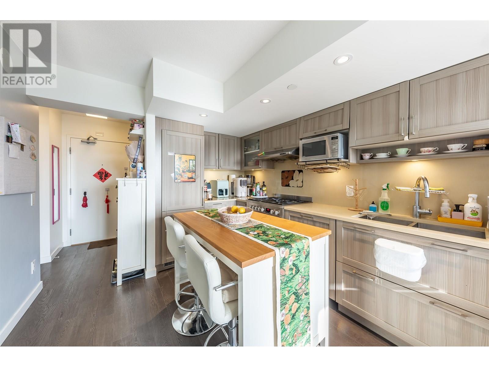 Photo 10 of 1003 5470 Ormidale Street, Vancouver BC