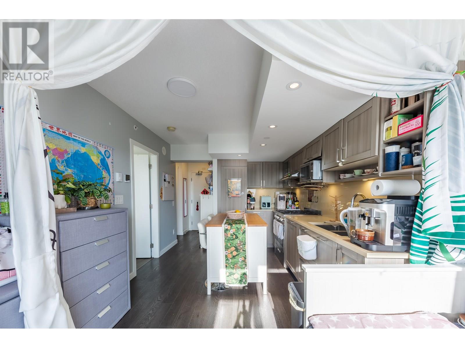 Photo 11 of 1003 5470 Ormidale Street, Vancouver BC
