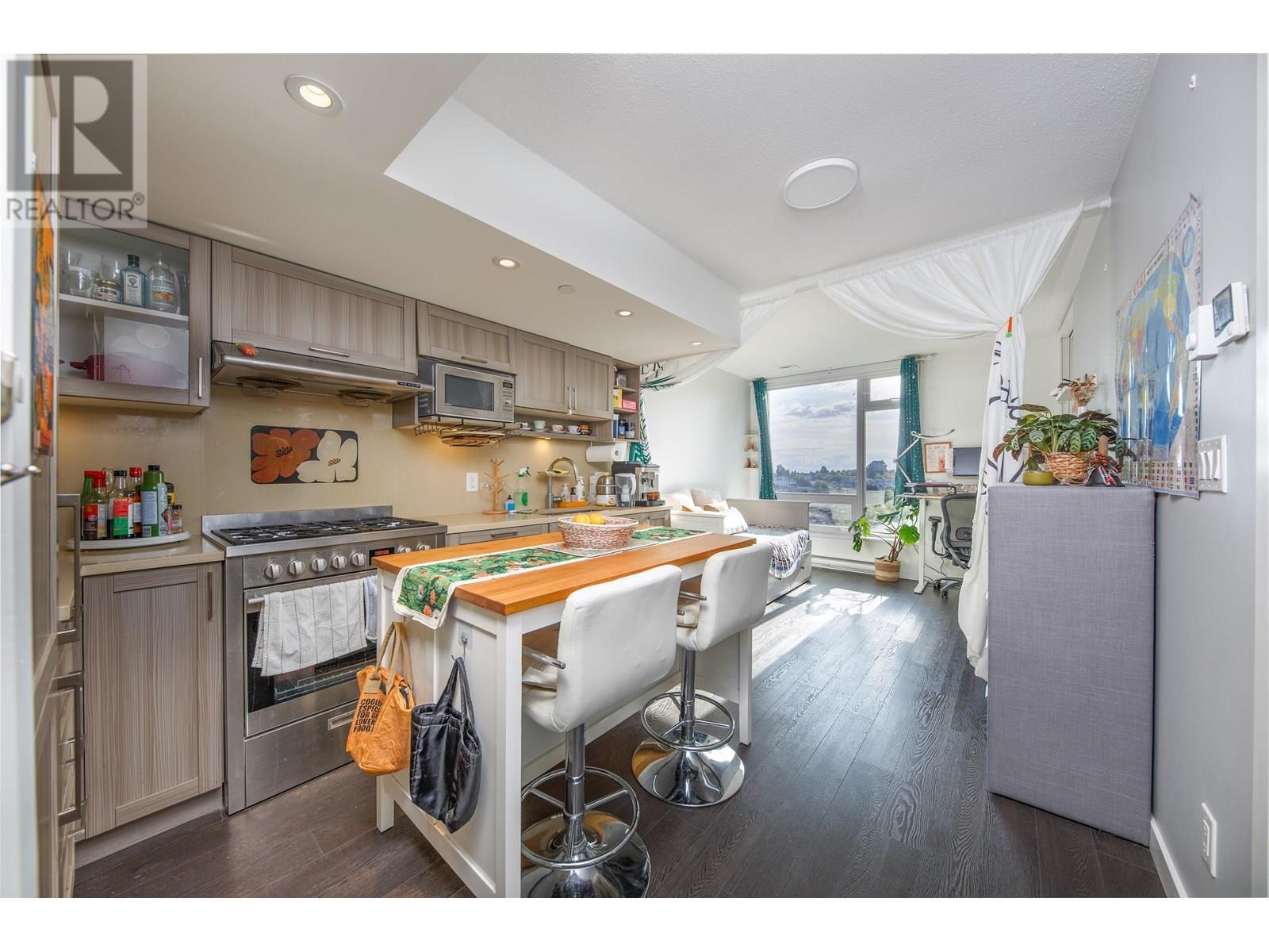 Photo 8 of 1003 5470 Ormidale Street, Vancouver BC
