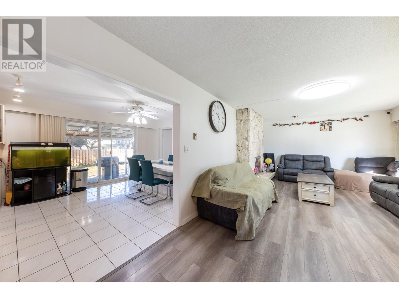 Photo 15 of 830 Irvine Street, Coquitlam BC