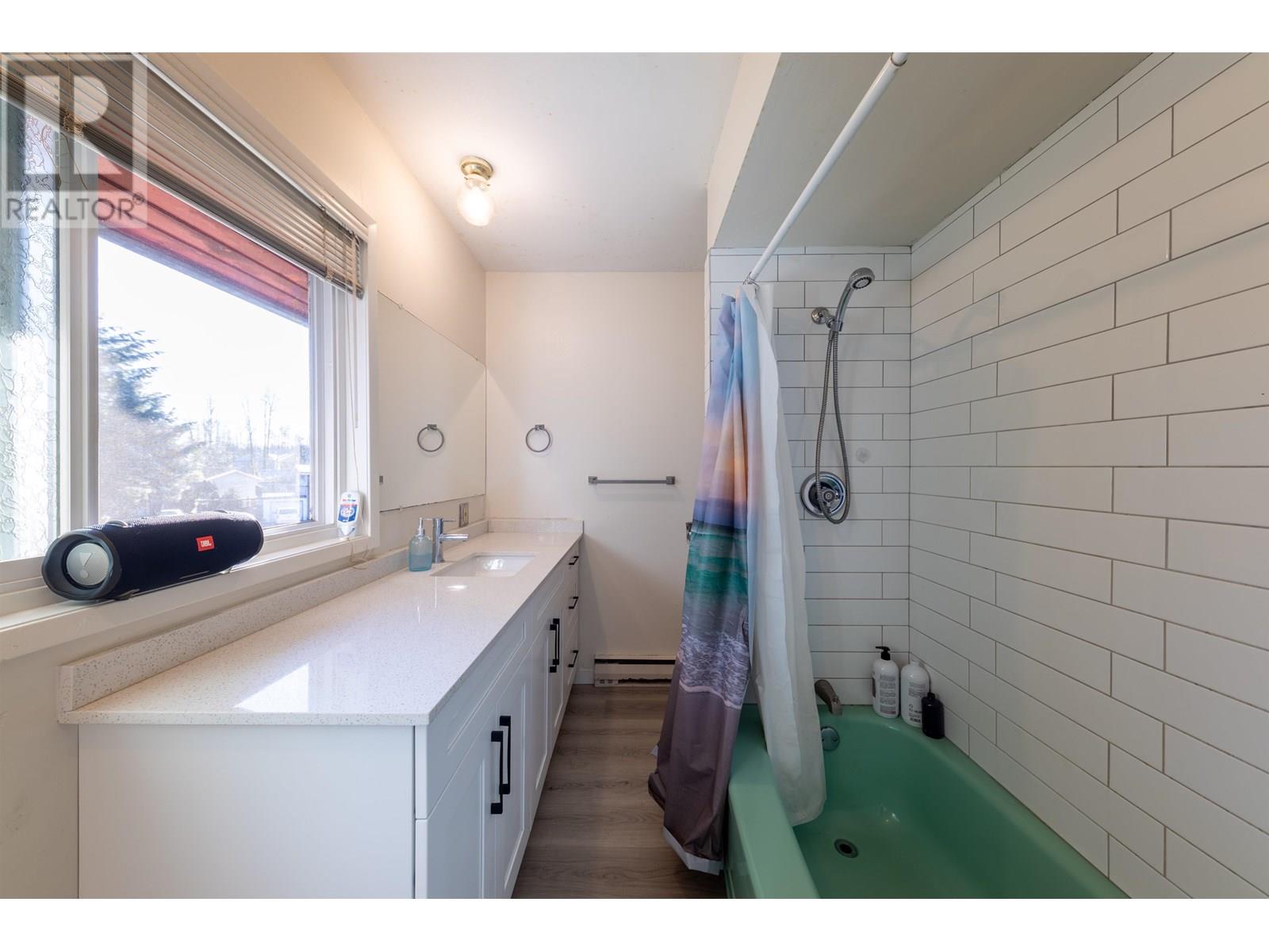 Photo 10 of 830 Irvine Street, Coquitlam BC