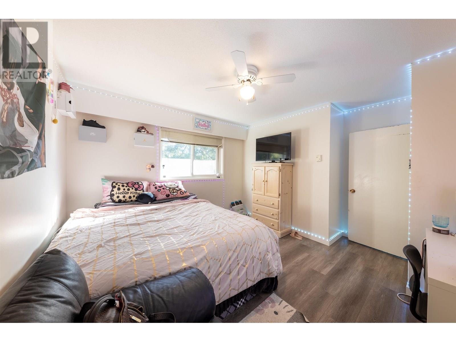Photo 5 of 830 Irvine Street, Coquitlam BC