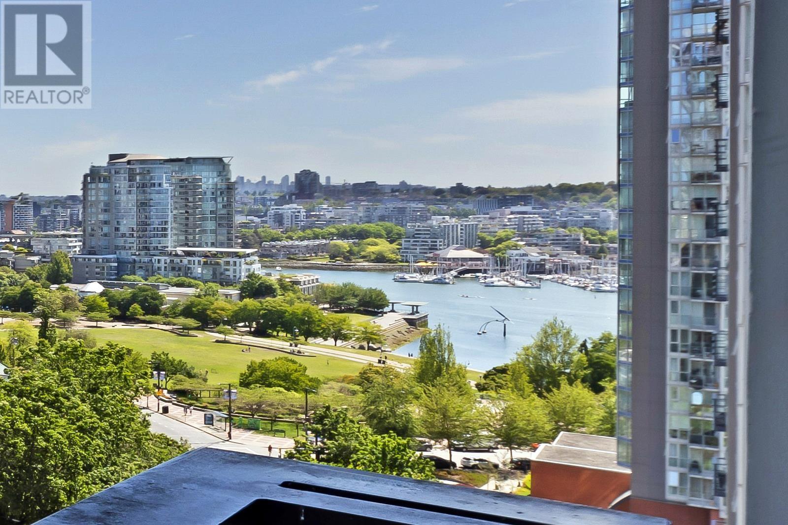Photo 1 of 1607 1495 Richards Street, Vancouver BC