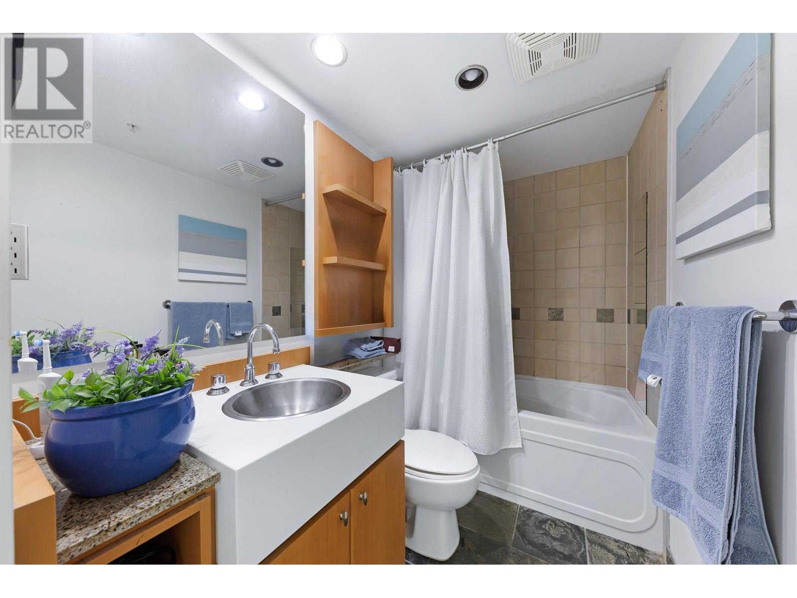 Photo 11 of 1607 1495 Richards Street, Vancouver BC