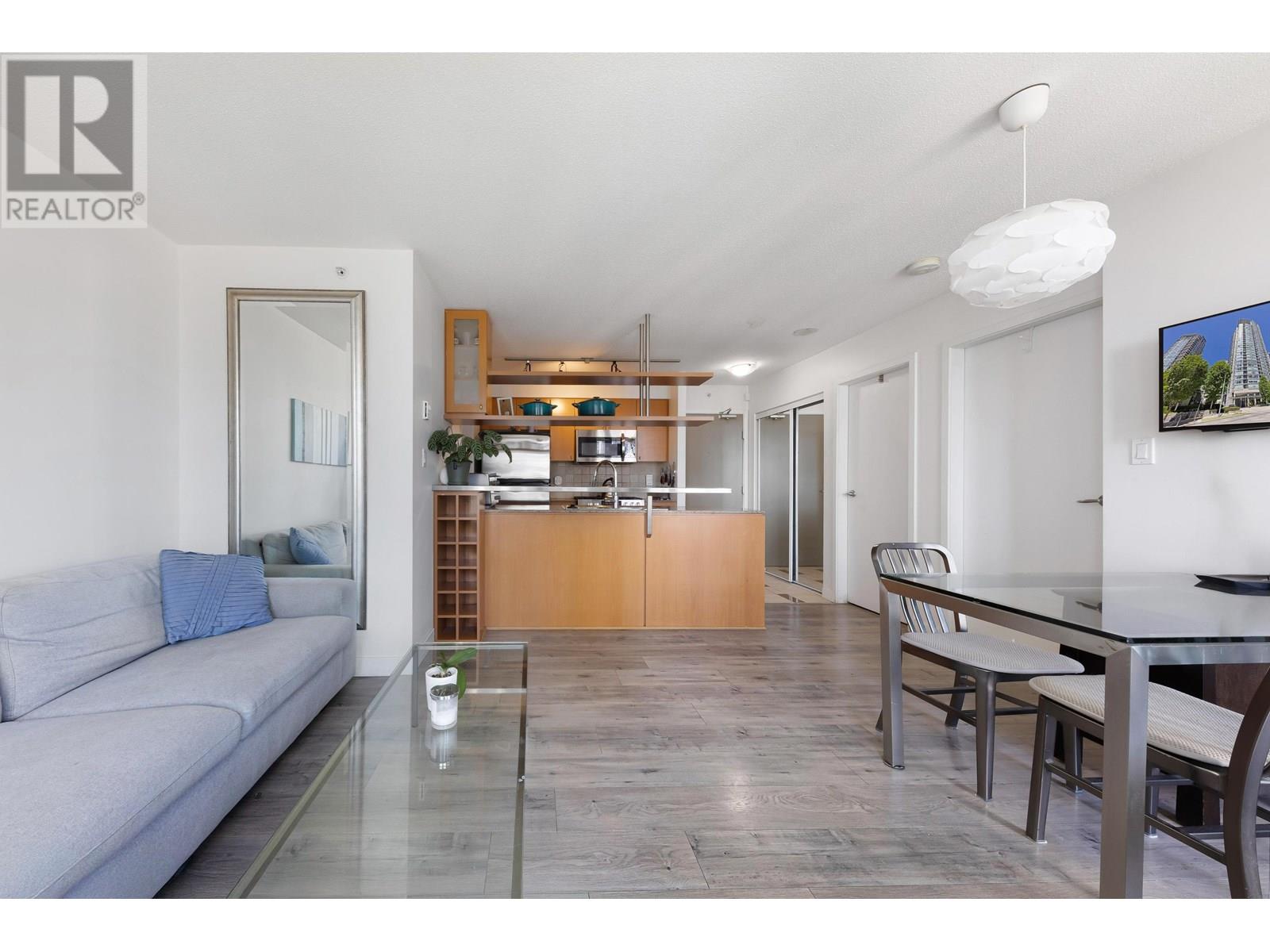 Photo 5 of 1607 1495 Richards Street, Vancouver BC